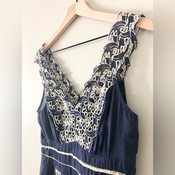 Floreat - Anthropologie Navy and Cream Lace Cotton Blouse - Size XS - Picture 3 of 9